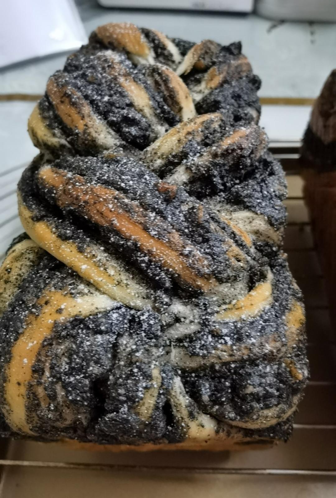 料多多系列--黑芝麻奶酥小吐司