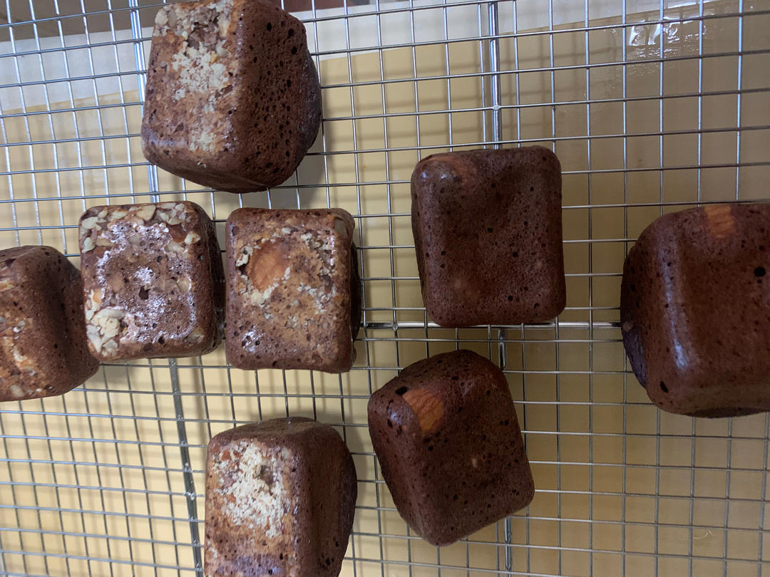 健康低卡 无油无蔗糖/全麦香蕉可可布朗尼蛋糕（搅一搅就完成！）