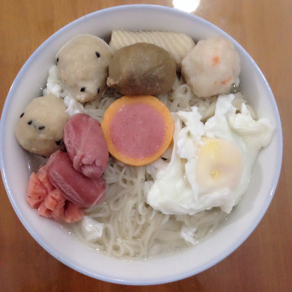 海鲜丸子菠菜面