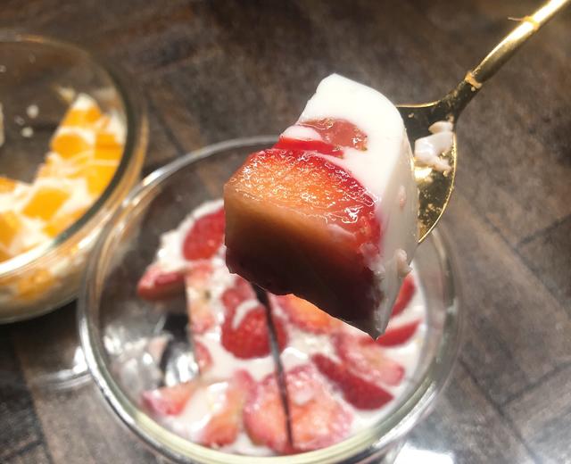 草莓🍓芒果牛奶🥛布丁🍮的做法
