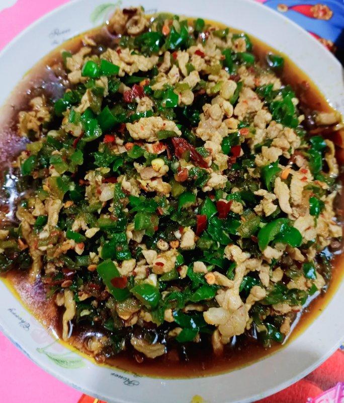 杭椒香菇炒肉沫