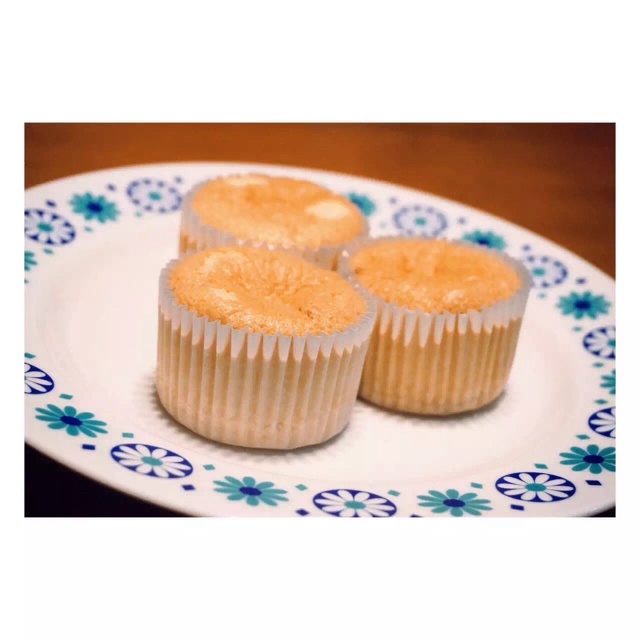 朴素版榴莲夹心戚风杯子蛋糕