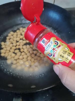 盐水煮鹰嘴豆的做法 步骤6