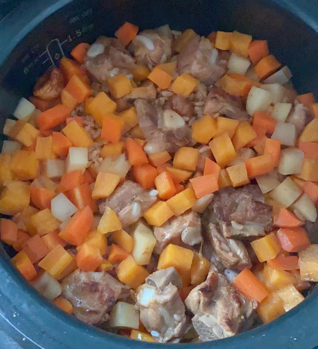 排骨时蔬焖饭