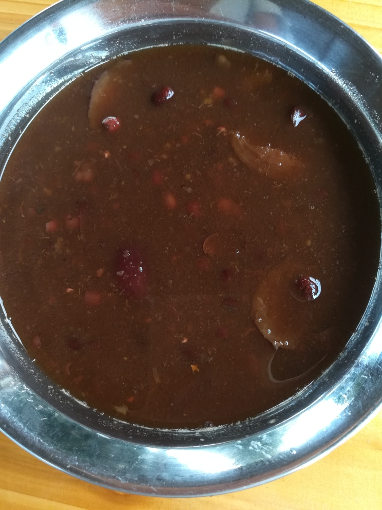 红豆红枣红糖补血汤的做法