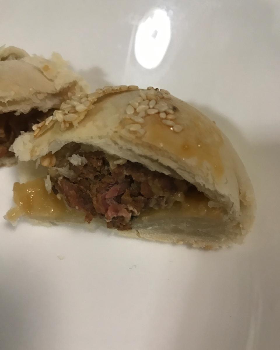 排四个小时队也买不到的鲜肉月饼，秘诀是放麻油！