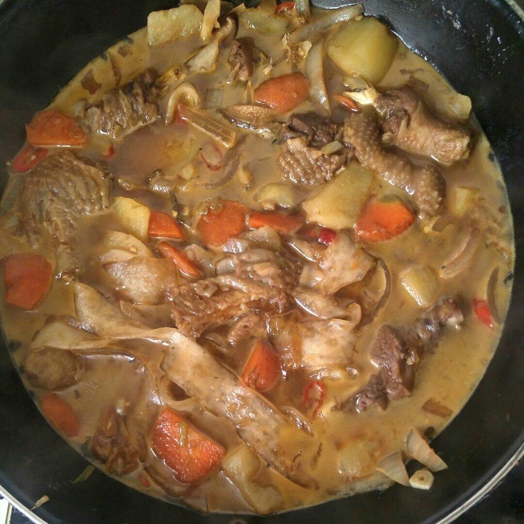 香菇鸡肉炖土豆