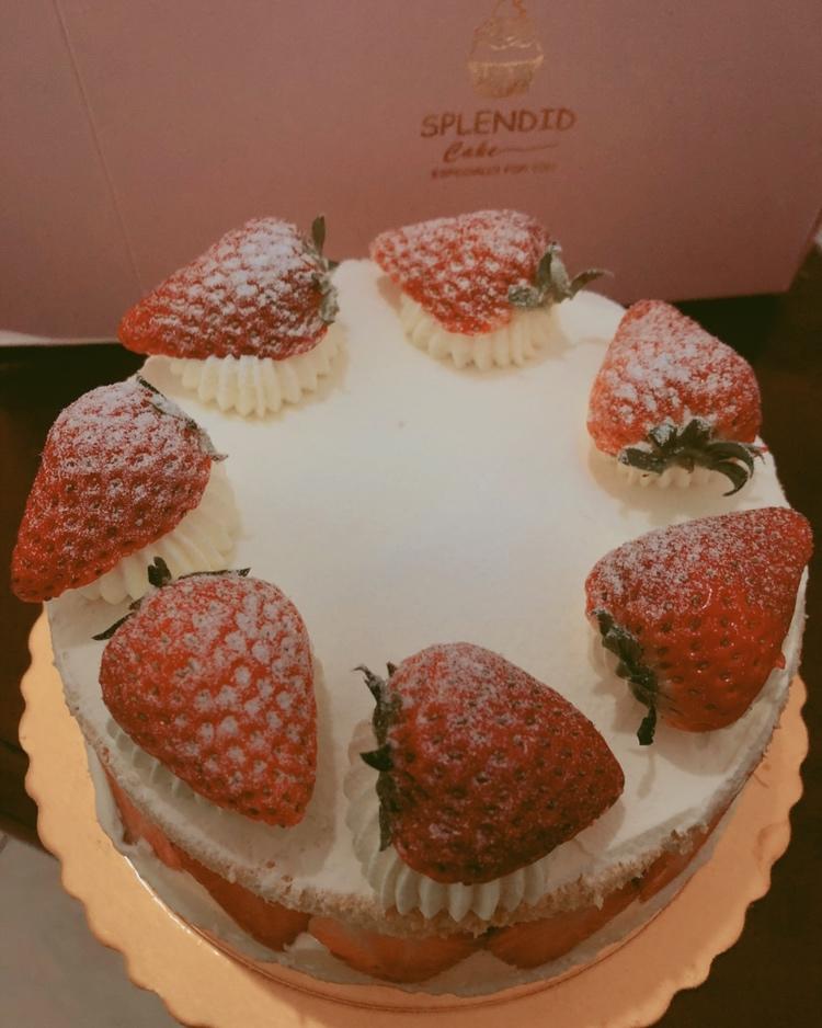 超简单的草莓芝士蛋糕