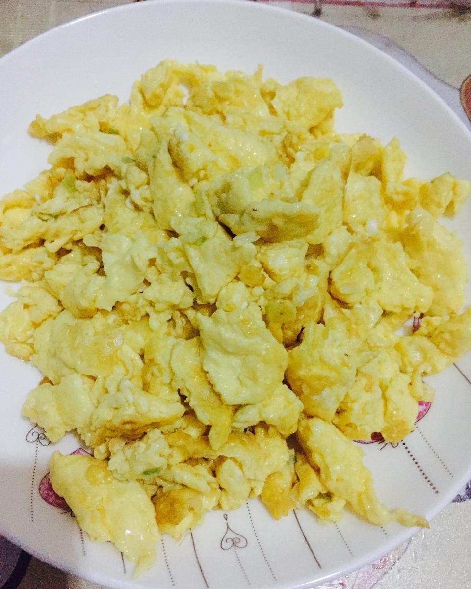 小慧的厨房做的葱花炒鸡蛋