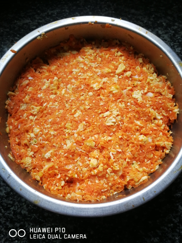 纯素饺子馅胡萝卜鸡蛋虾皮的做法 步骤4