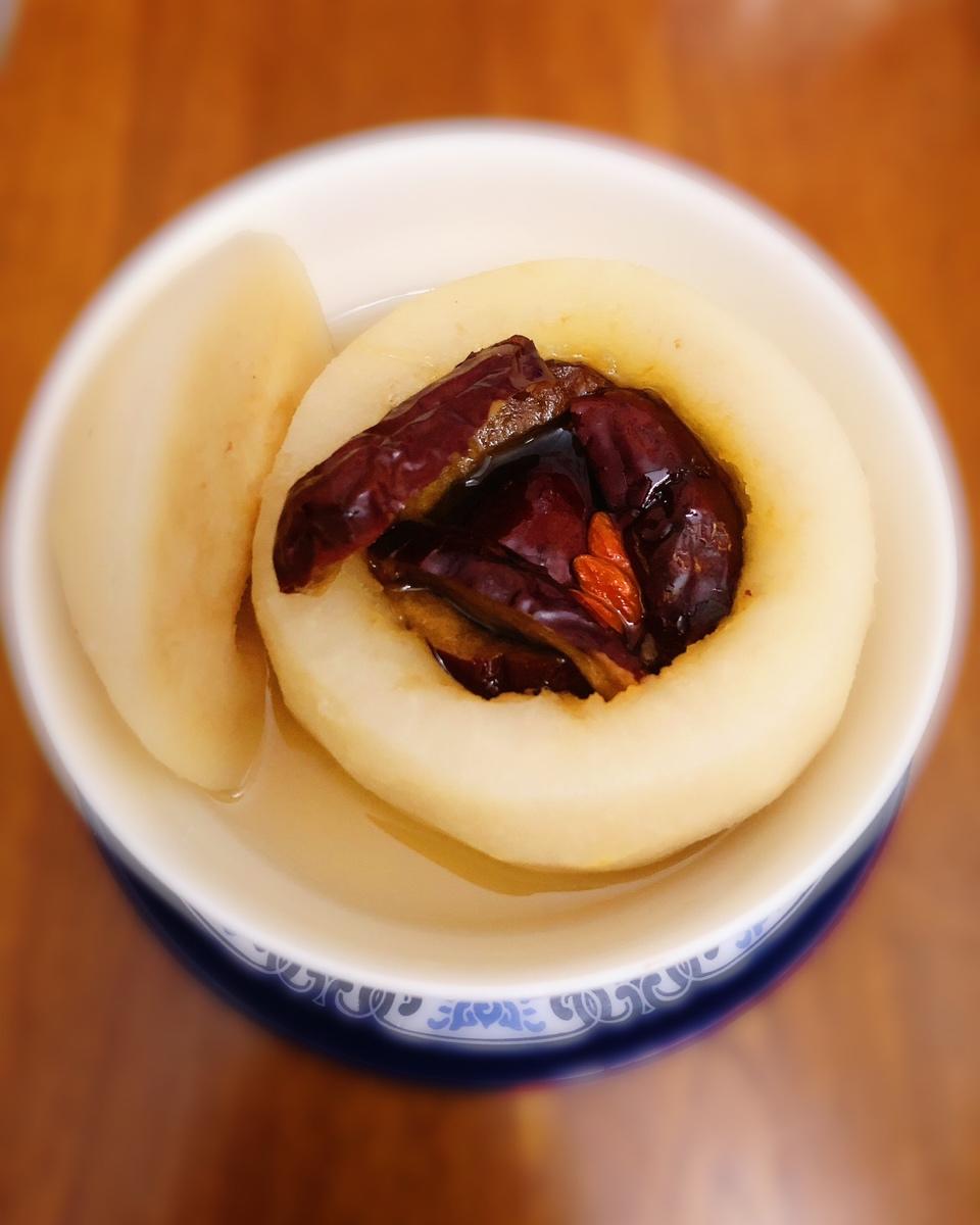 冰糖红枣蒸梨