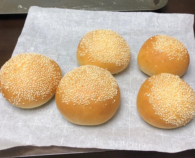 新手也能做汉堡胚，不需要任何机器揉面，适合做任何一款面包，