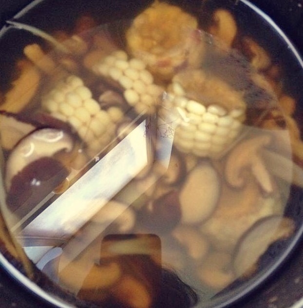 电饭锅做汤———玉米香菇清汤！的做法