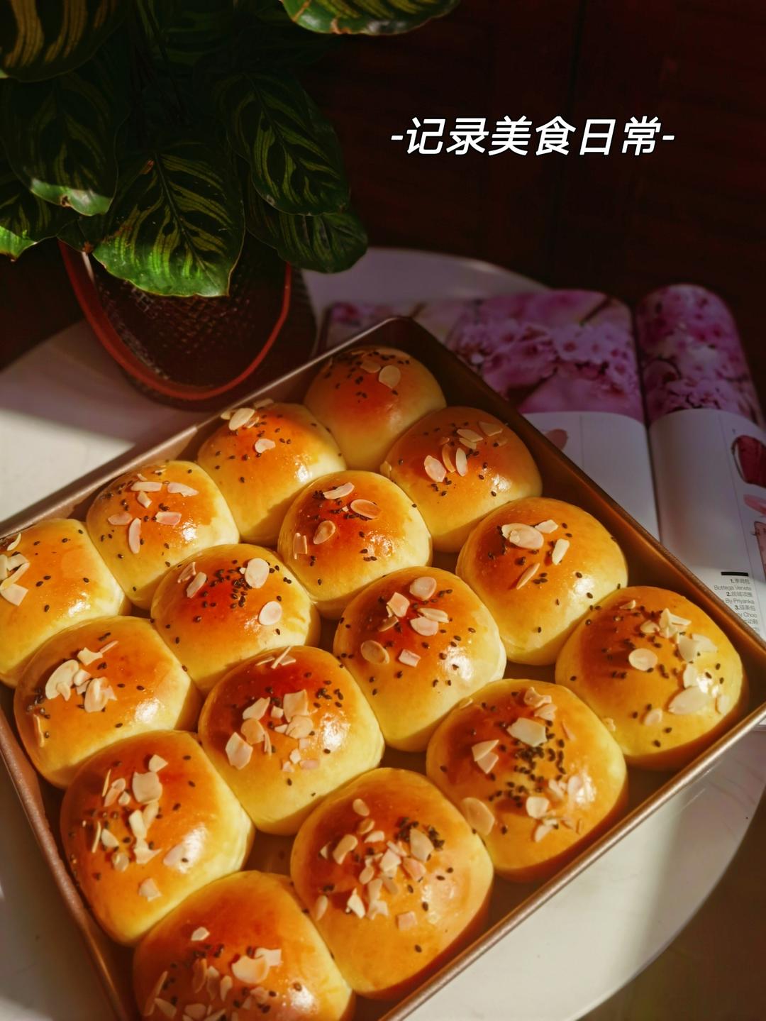 淡奶油餐包（豆沙馅）