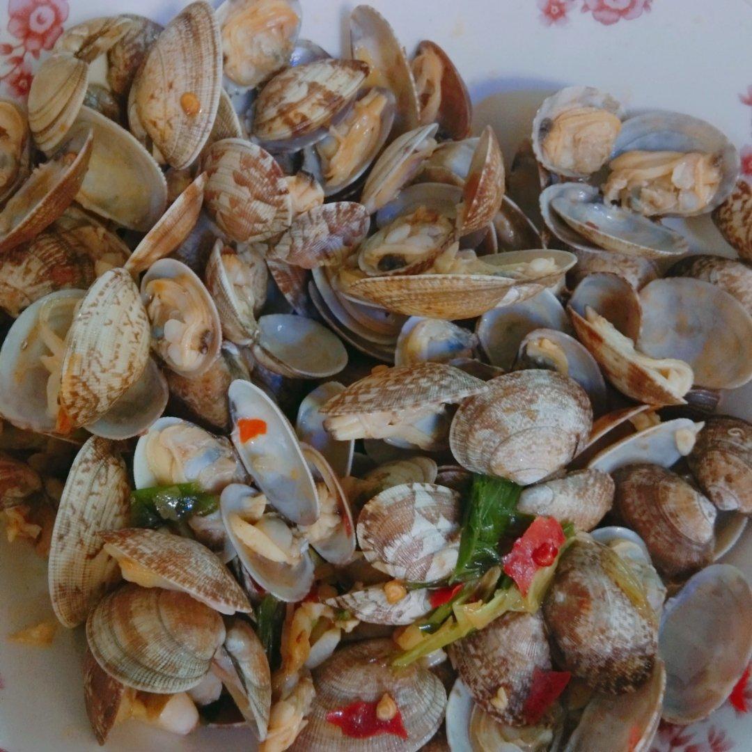 蒜香炒花甲