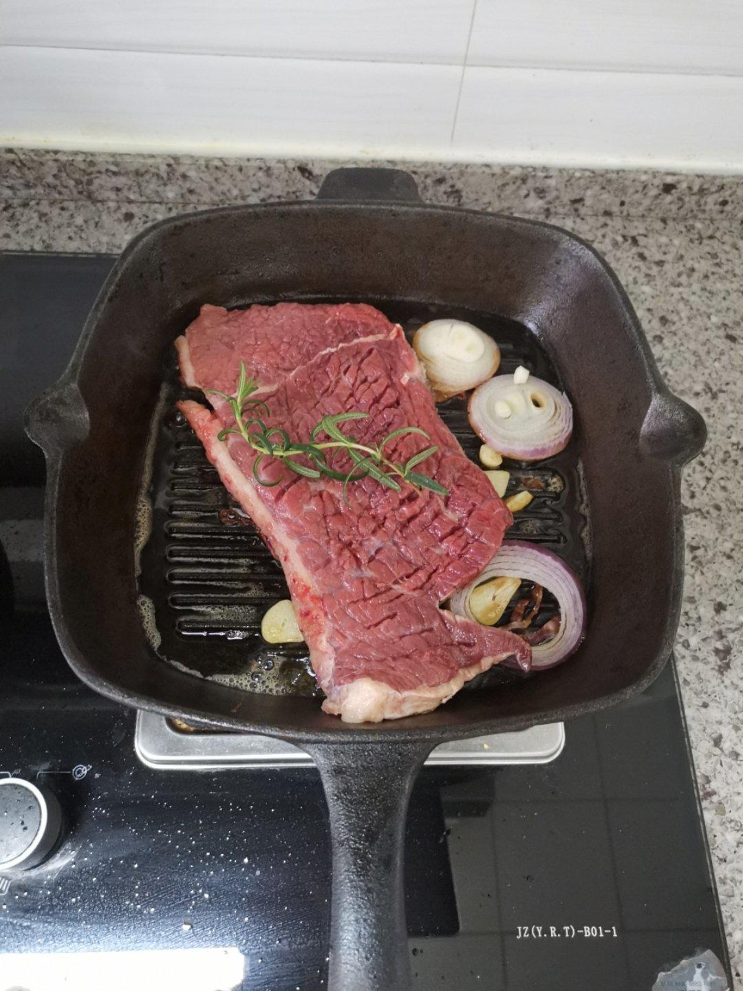 好吃到哭的煎牛排