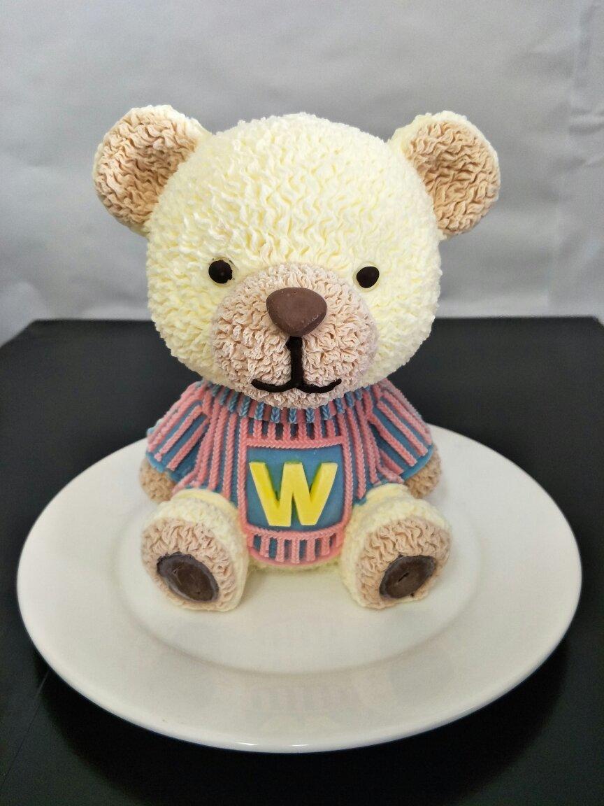 小凤爱学习做的3d立体卡通小熊慕斯蛋糕