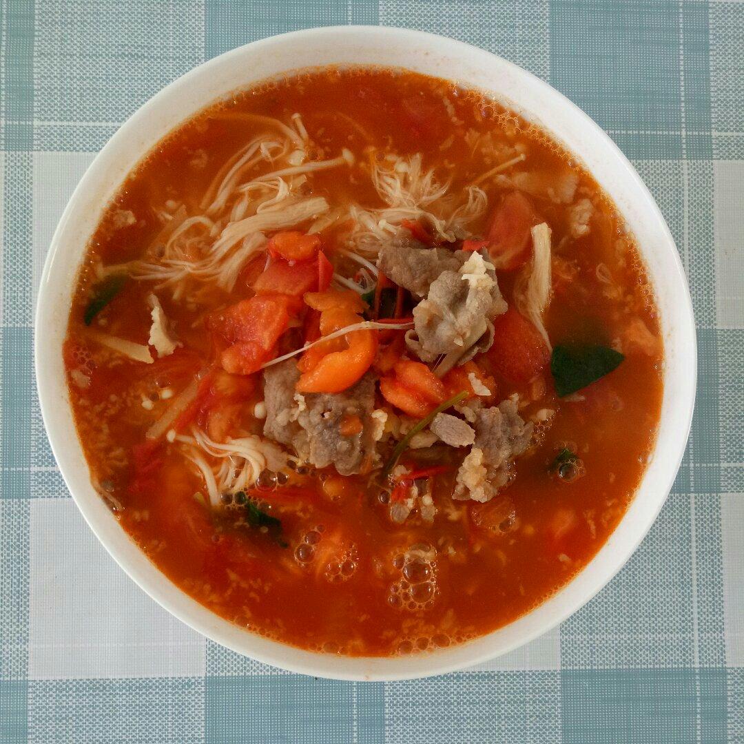 金针菇肥牛番茄锅