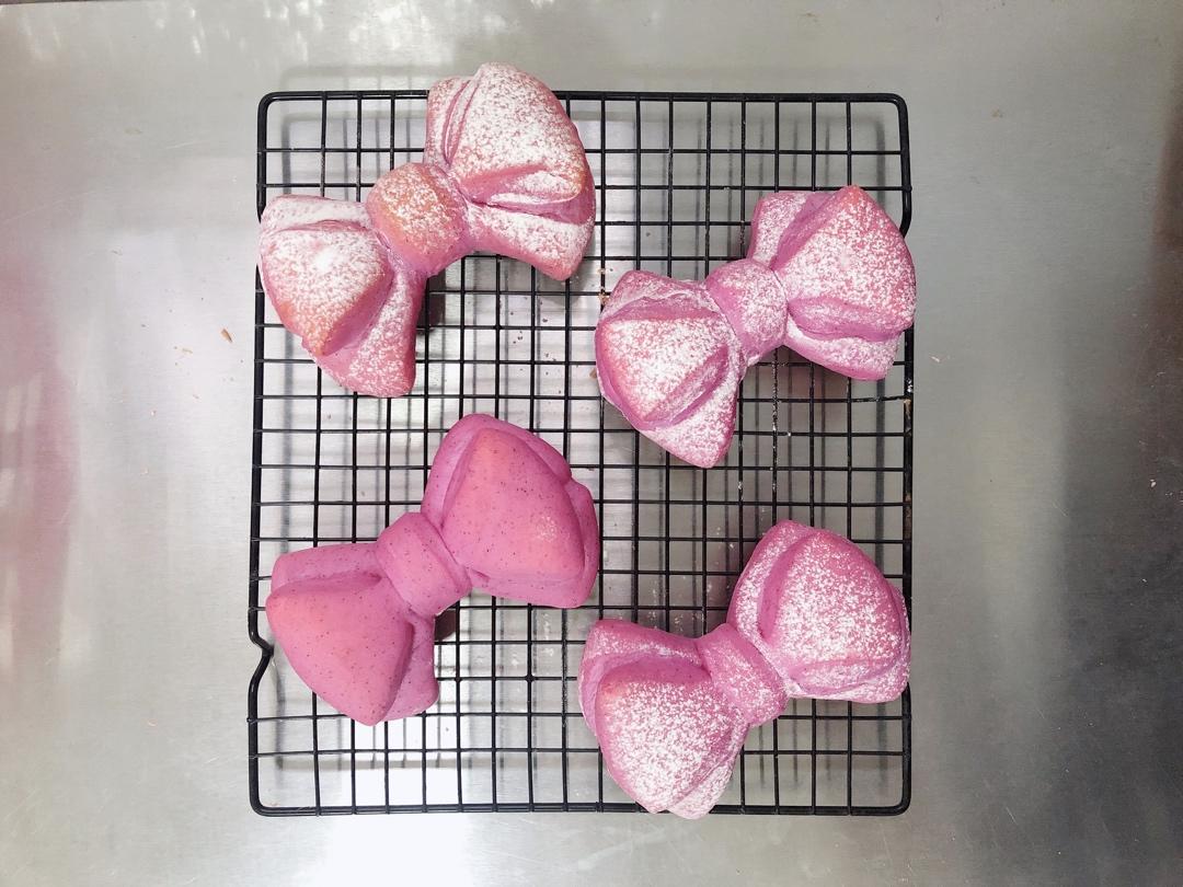 甜蜜少女心-蝴蝶结面包