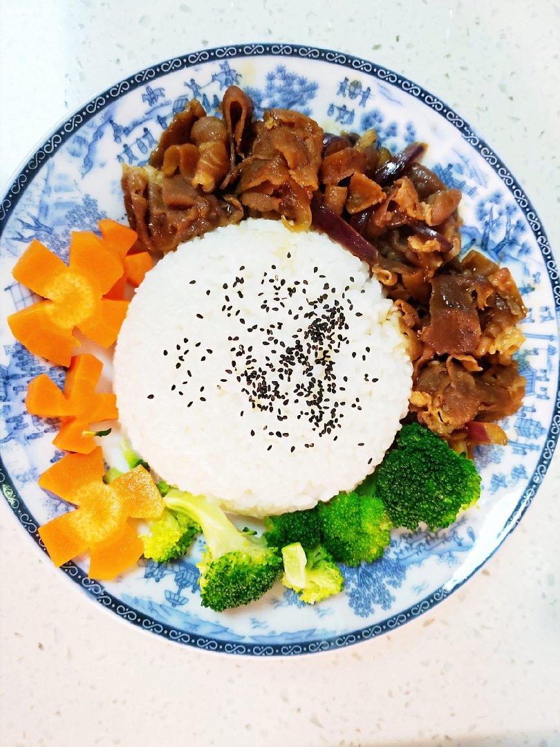 肥牛饭 比吉野家还好吃