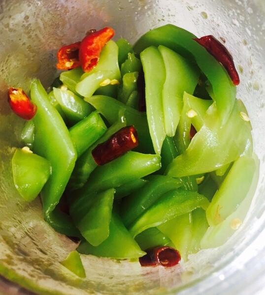 回望廊桥做的酱莴笋