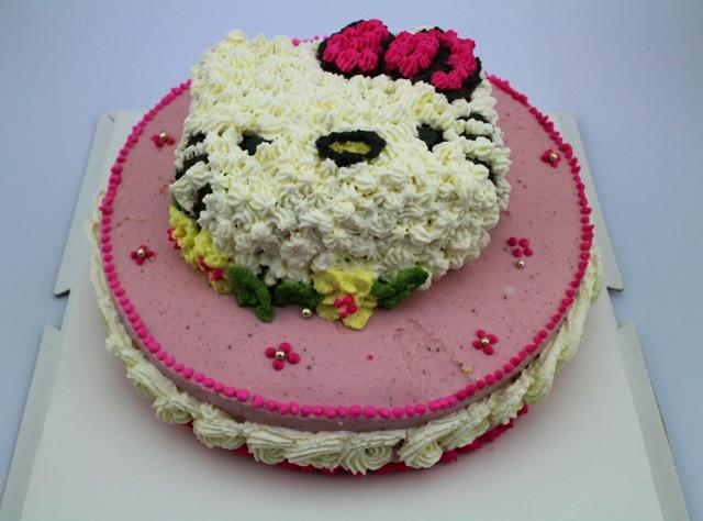 Hello Kitty裱花蛋糕的做法