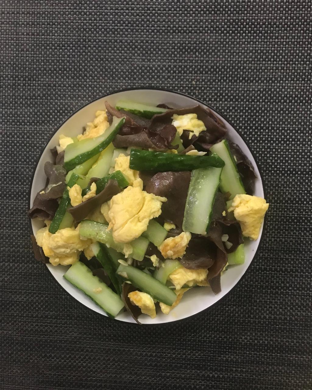 黄瓜木耳炒鸡蛋