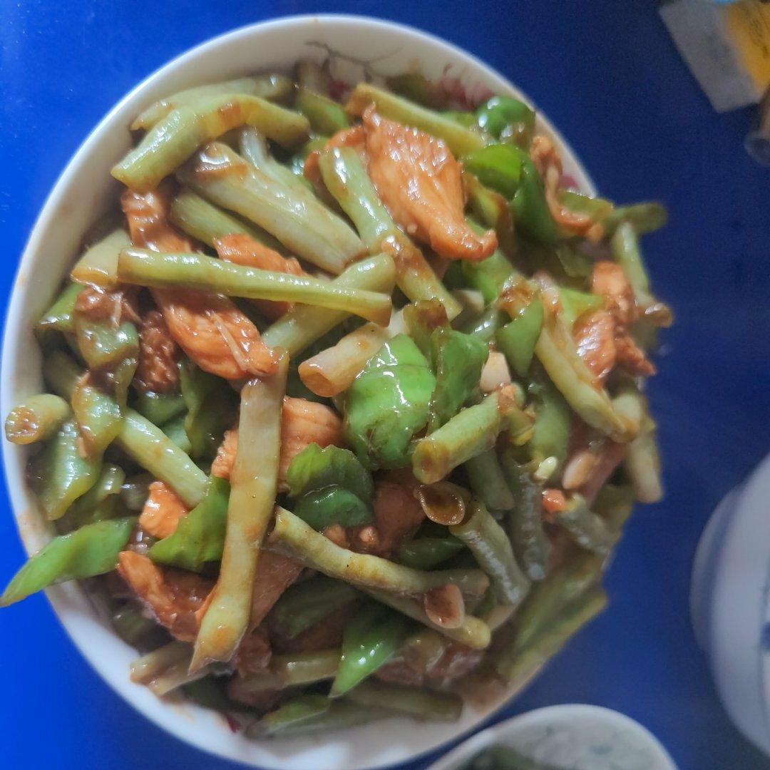 巨好吃的青椒炒鸡胸肉丝，超下饭
