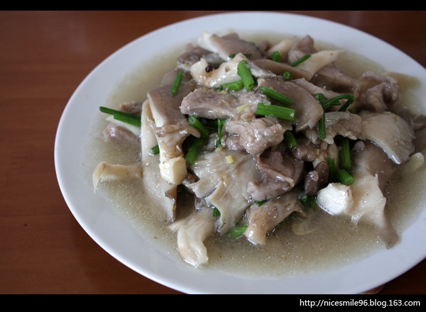 蘑菇青笋炒肉片