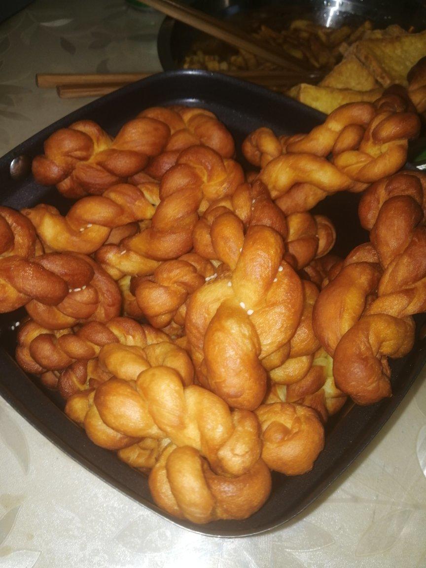 外酥内软的炸麻花