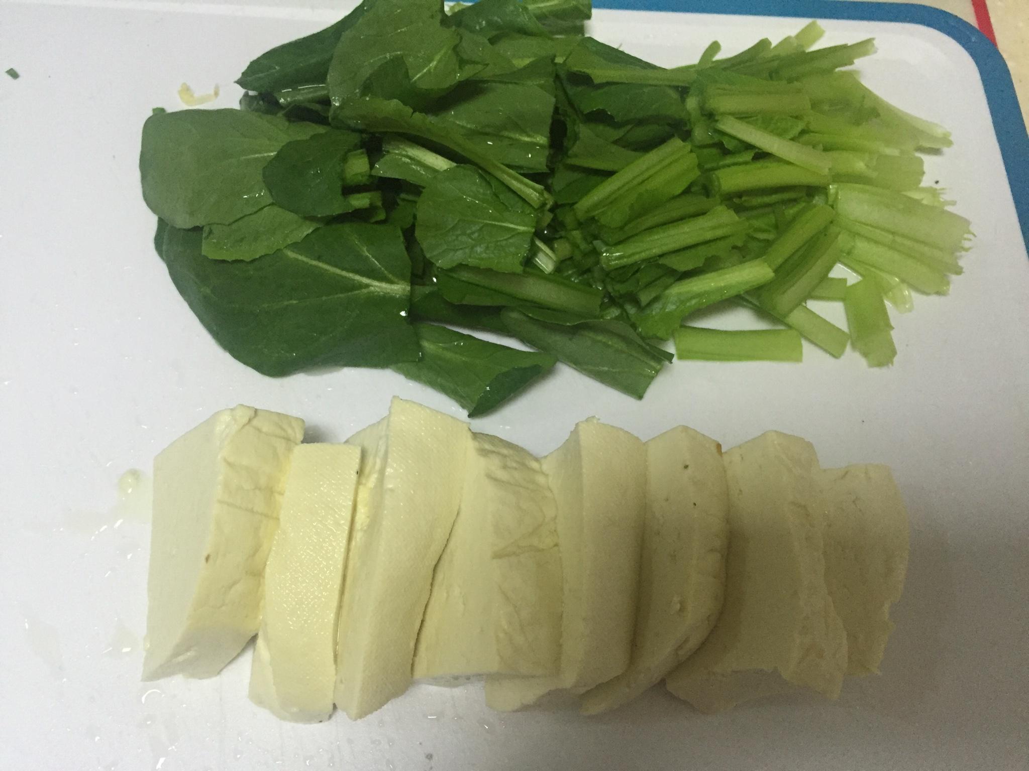 排骨炖小白菜豆腐的做法 步骤3