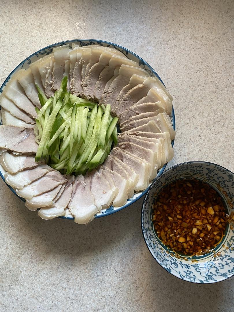 厨师长教你：“蒜泥白肉”的家常做法，看的口水直流
