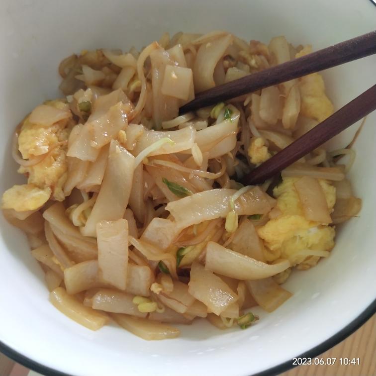 路边摊的炒河粉