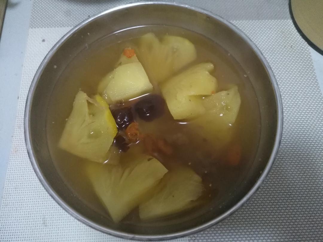 菠萝红枣水果茶