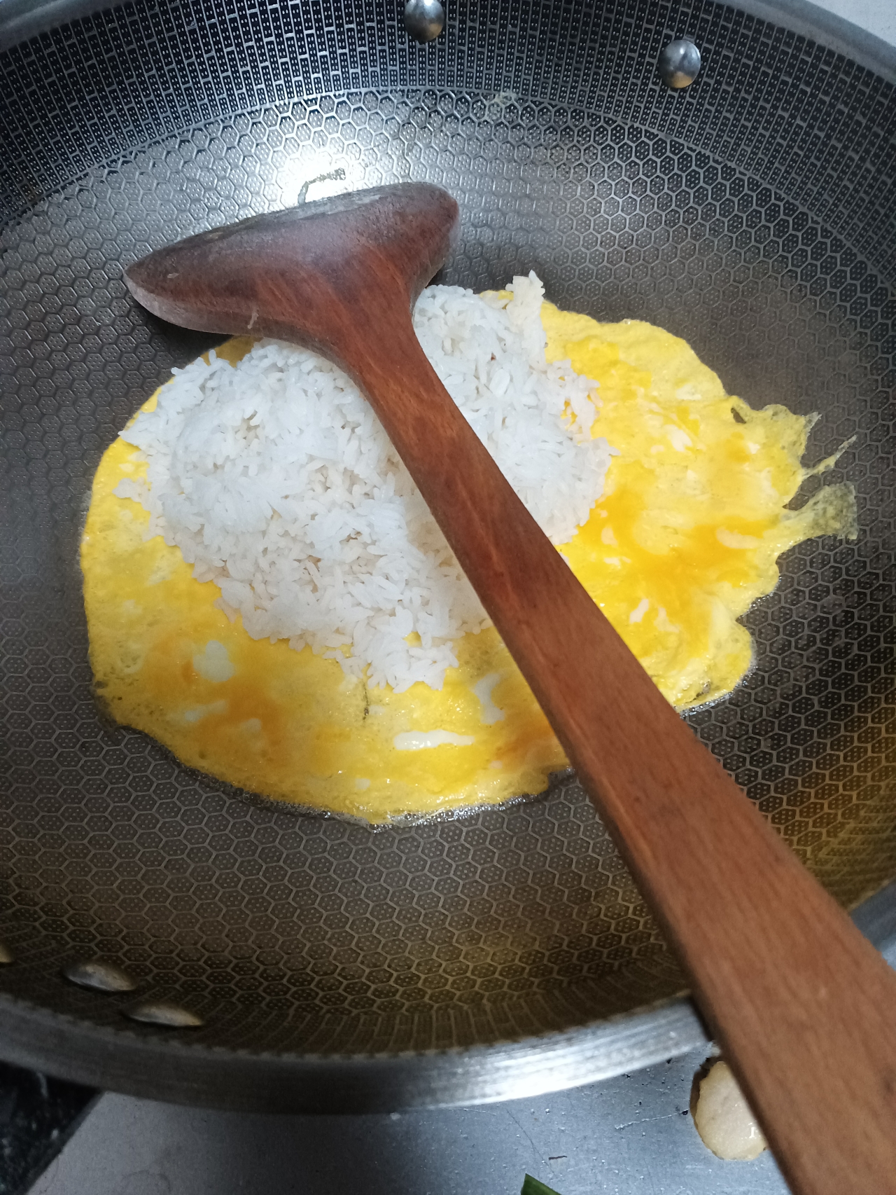蛋炒饭 懒人食谱的做法 步骤1