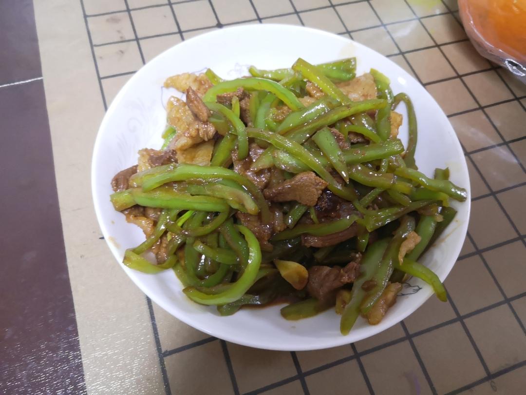 家常尖椒炒肉