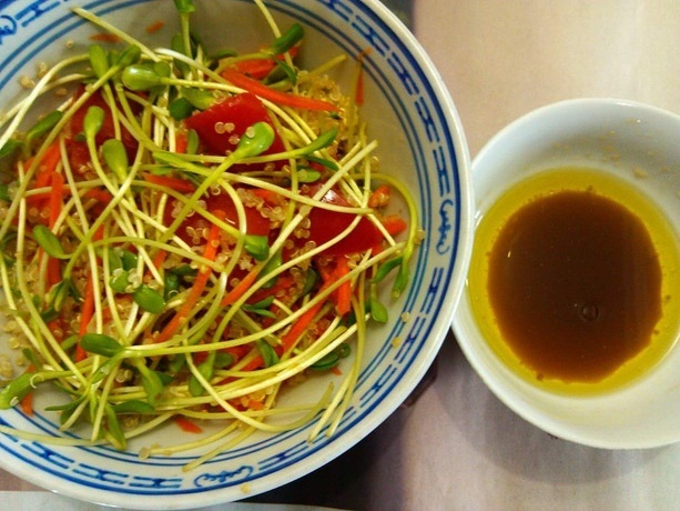 Sunflower Sprouts Quinoa Salad 向日葵苗藜麦色拉的做法