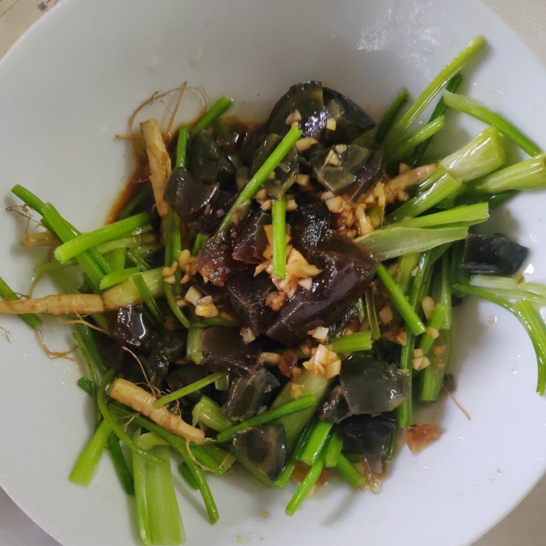 香菜根你还在乱扔吗？教你好吃的凉拌做法