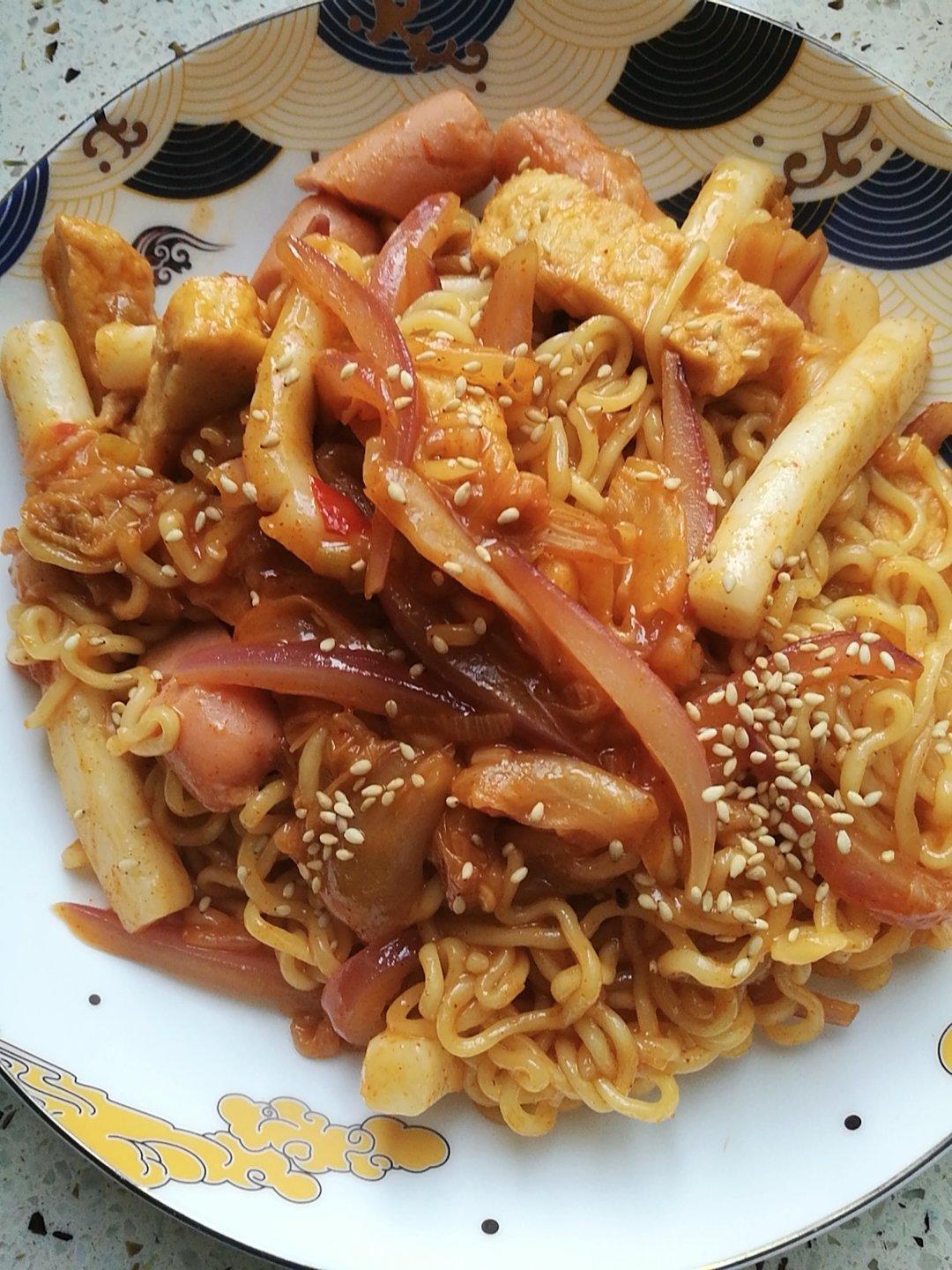 辛拉面炒年糕