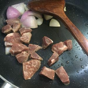 香草杂菌牛肉的做法 步骤9