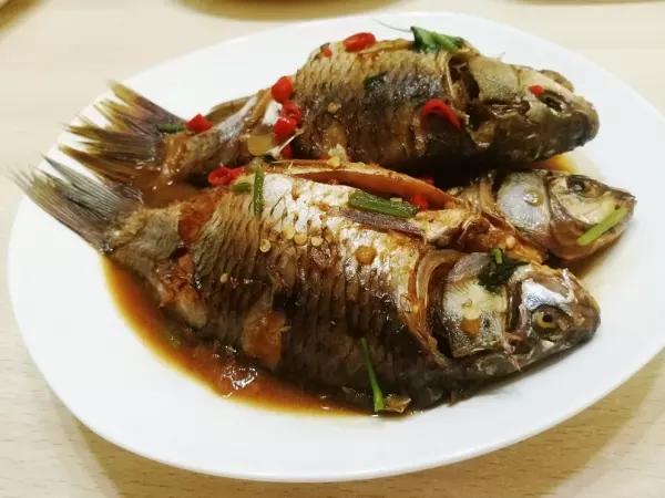 红烧鲫鱼