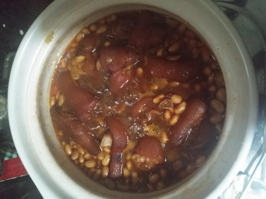 黄豆焖猪手
