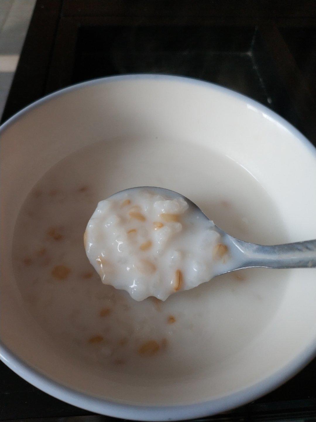 牛奶燕麦粥