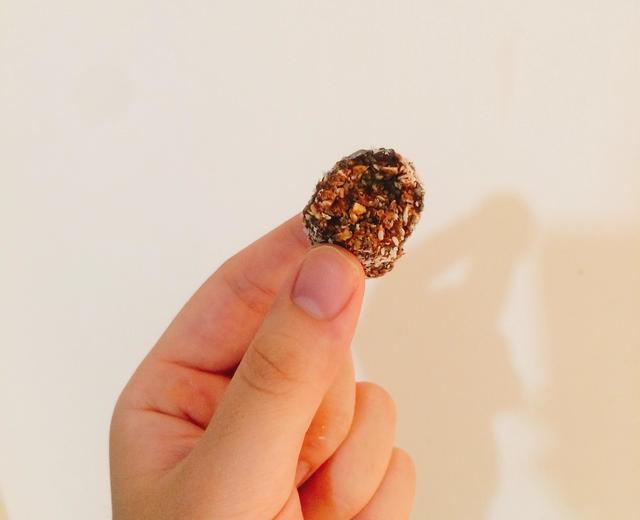 素食椰枣燕麦巧克力能量球 vegan oats chocolate energy ball的做法