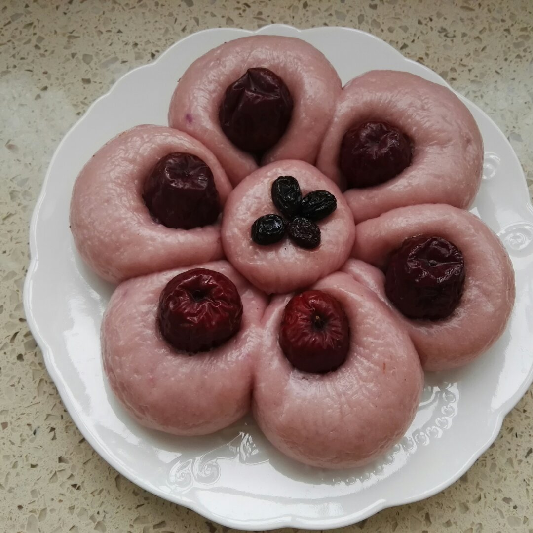 小布鞋做的枣花馒头