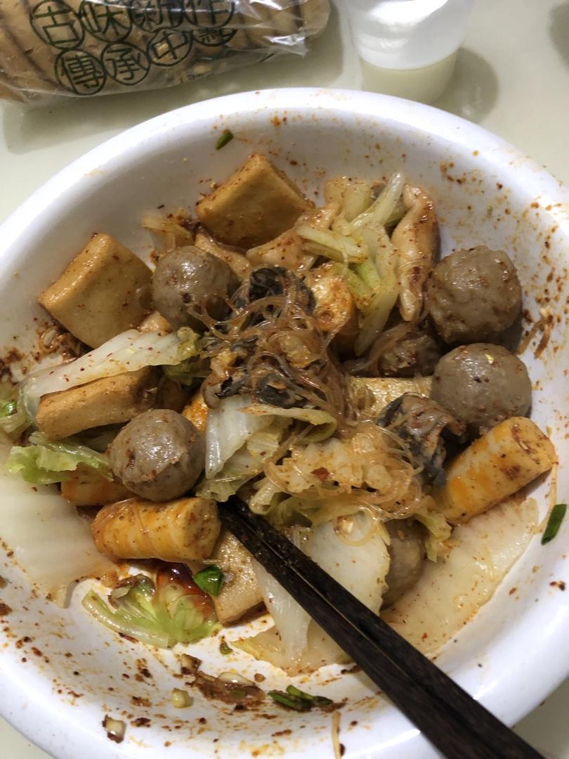 比麻辣烫好吃百倍的麻辣拌，浓郁鲜香麻辣又上瘾