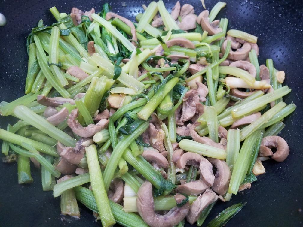 斜头炒猪腰的做法