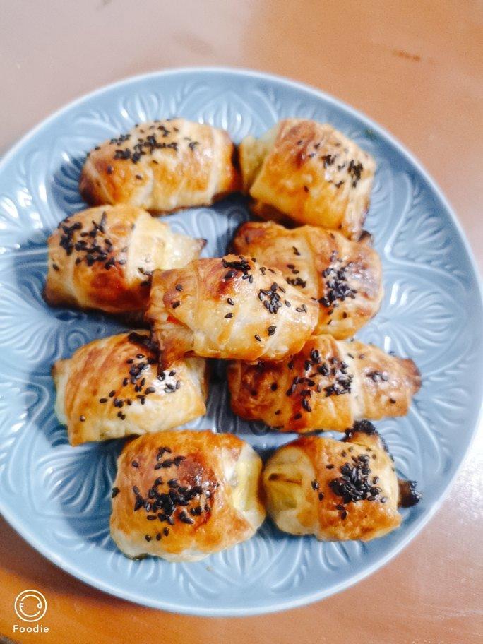 香肠酥皮卷：手抓饼皮还能这样吃，不用和面快速搞定早餐