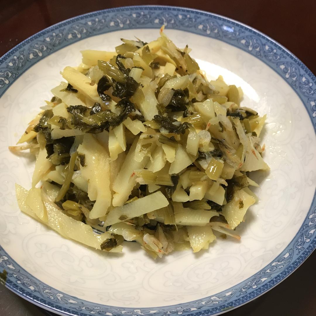 萌崽她老爹做的咸菜炒笋笋