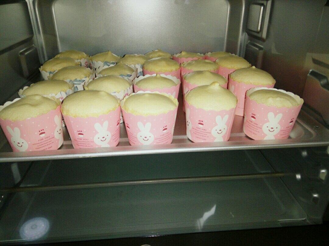 不回缩杯子蛋糕cupcake